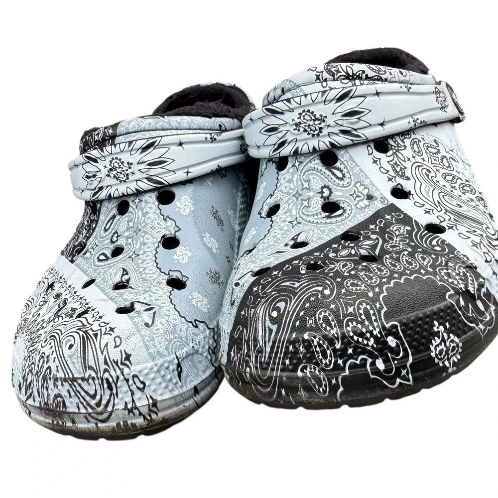 Crocs Classic Lined Clog Bandana Paisley Print Baya Black Youth Size J3 Faux Fur